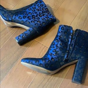 Banana Republic Fabric booties